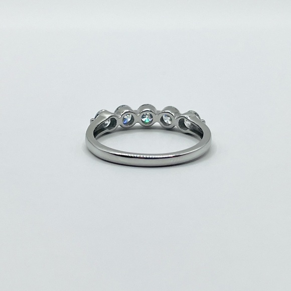 1.00 CT 950 Platinum Round Brilliant Five Stones VS2 Diamond Ring Wedding Band - Picture 6 of 8
